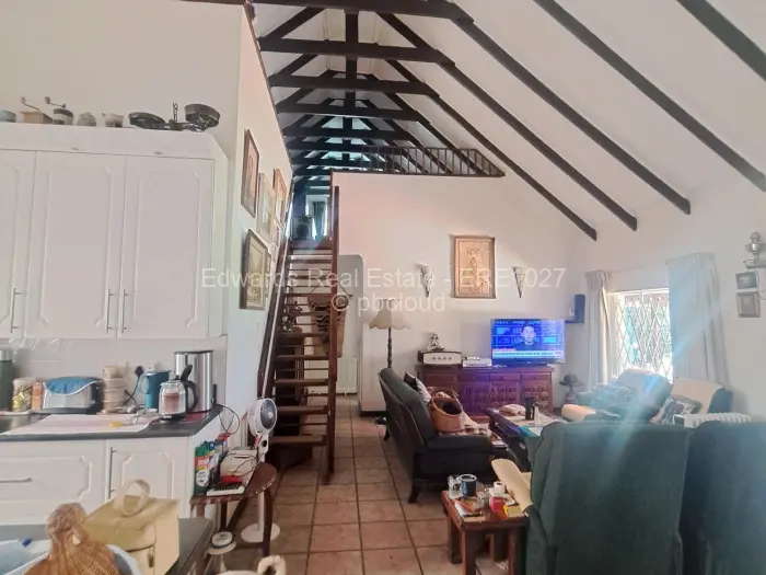 Townhouse/Cluster for Sale in Lake Chivero, Lake Chivero