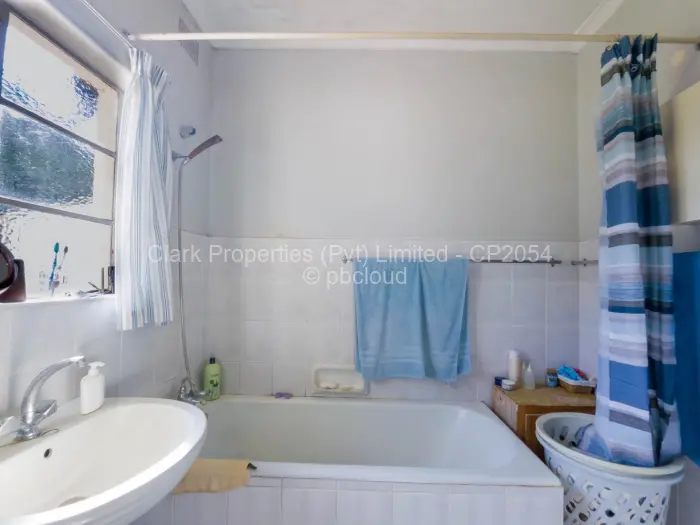 3 Bedroom House for Sale in Highlands, Harare