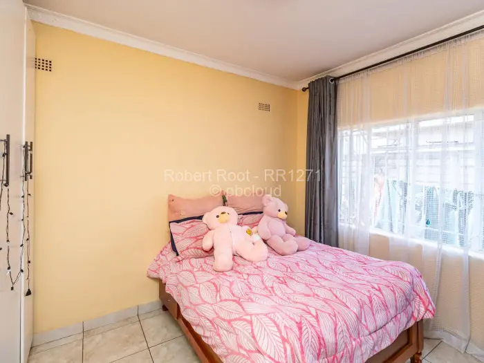 5 Bedroom House for Sale in Glaudina, Harare