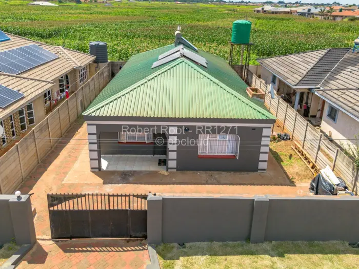 5 Bedroom House for Sale in Glaudina, Harare