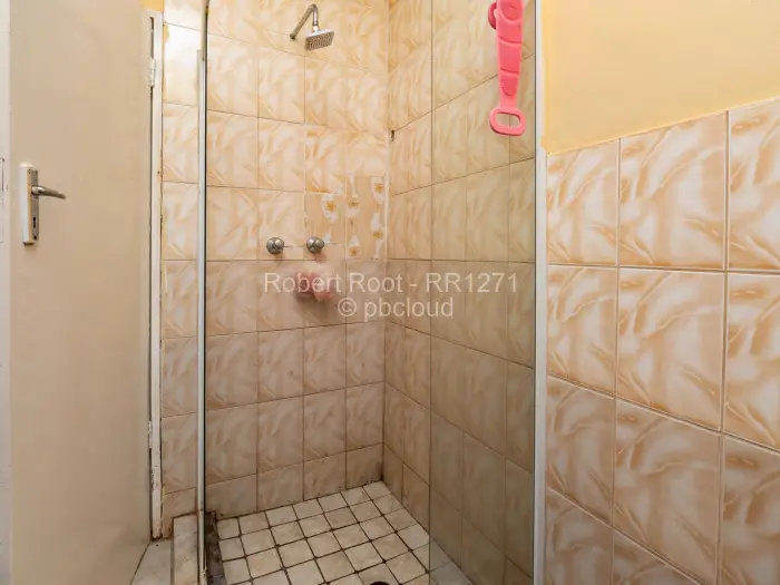 5 Bedroom House for Sale in Glaudina, Harare