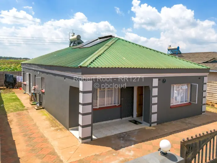 5 Bedroom House for Sale in Glaudina, Harare