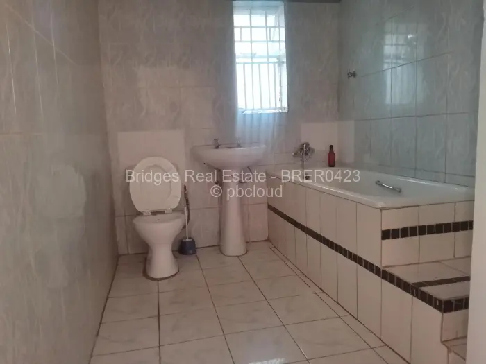 4 Bedroom House to Rent in Norton, Norton