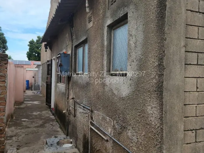 3 Bedroom House for Sale in Zengeza, Chitungwiza