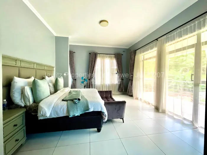 Flat/Apartment for Sale in Carrick Creagh Estate, Harare