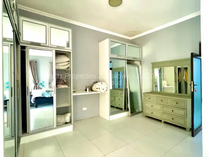 Flat/Apartment for Sale in Carrick Creagh Estate, Harare