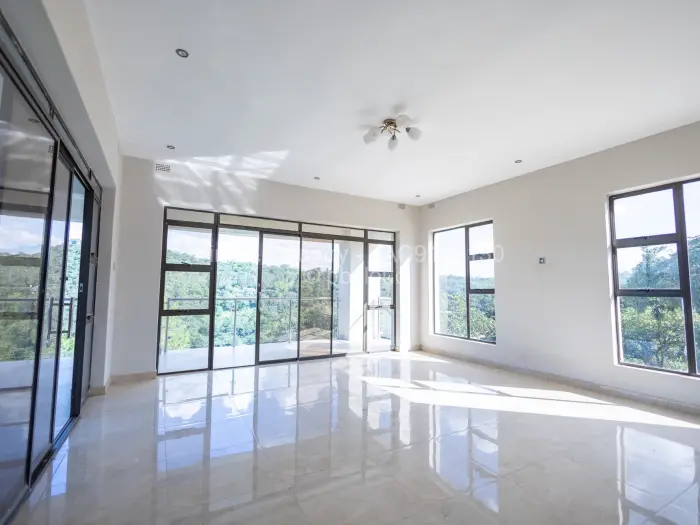 4 Bedroom House for Sale in Glen Lorne, Harare
