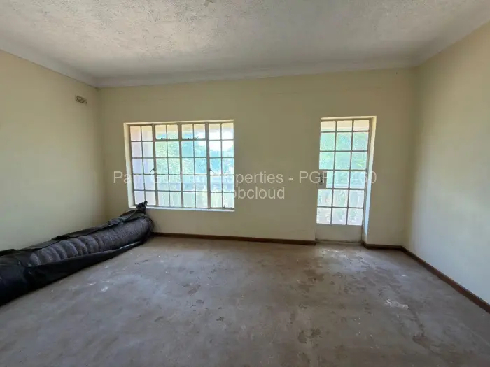 5 Bedroom House for Sale in Burnside, Bulawayo