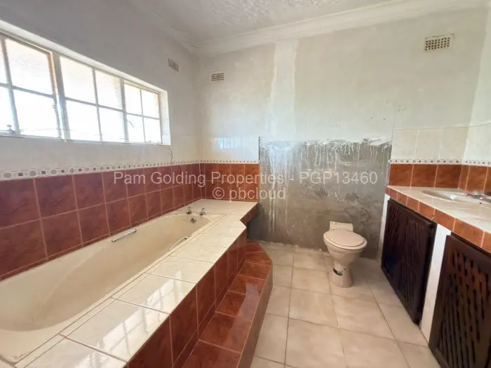 5 Bedroom House for Sale in Burnside, Bulawayo
