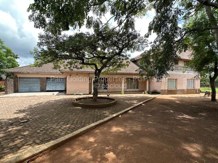 5 Bedroom House for Sale in Burnside, Bulawayo
