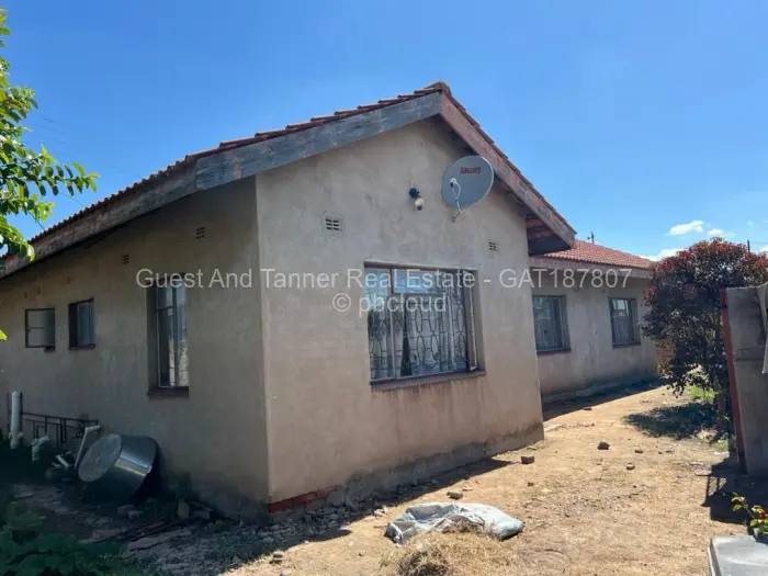 3 Bedroom House for Sale in Gwabalanda, Bulawayo