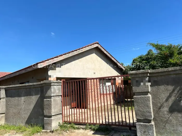 3 Bedroom House for Sale in Gwabalanda, Bulawayo