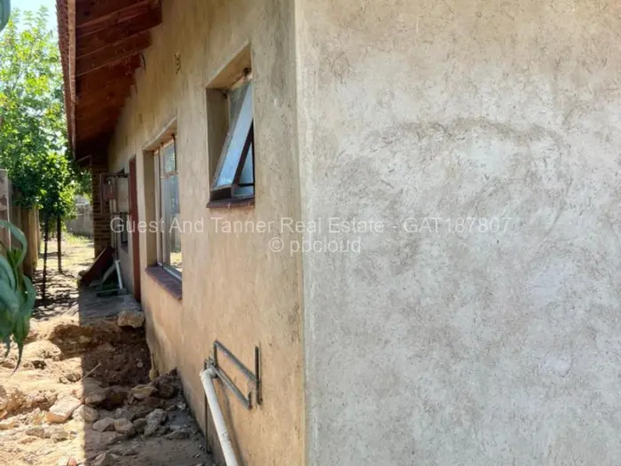 3 Bedroom House for Sale in Gwabalanda, Bulawayo