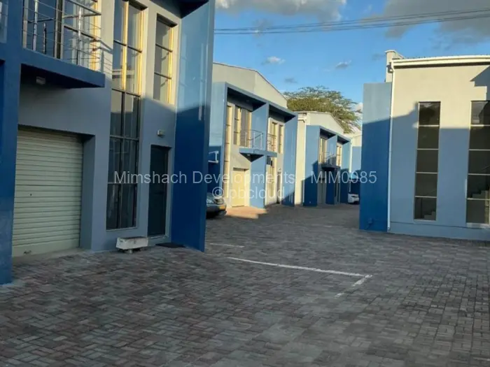 Townhouse/Cluster to Rent in Newlands, Harare