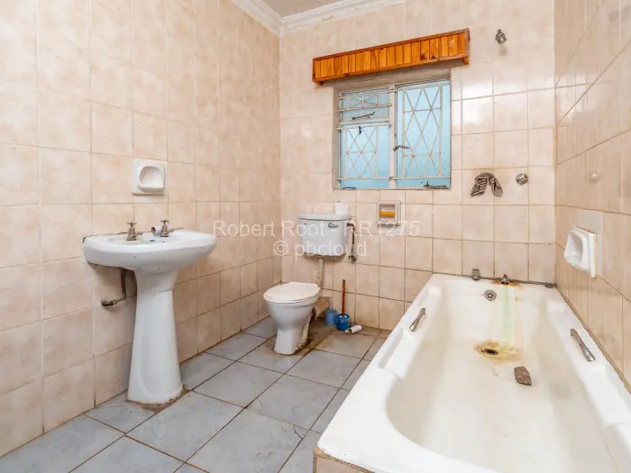 5 Bedroom House for Sale in Greendale, Harare