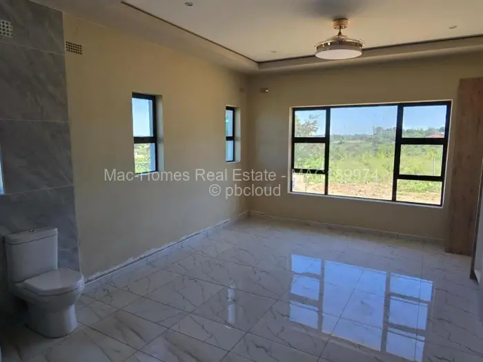 Townhouse/Cluster for Sale in Buena Vista, Bulawayo