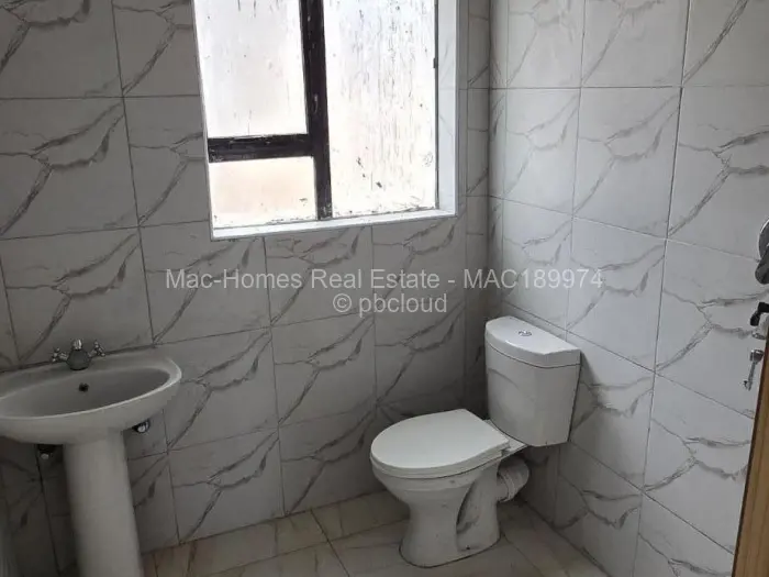 Townhouse/Cluster for Sale in Buena Vista, Bulawayo