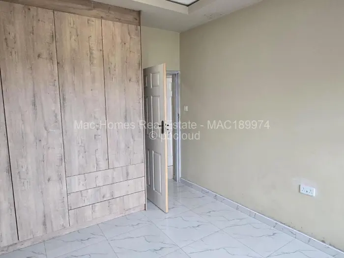 Townhouse/Cluster for Sale in Buena Vista, Bulawayo