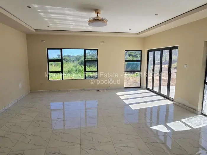 Townhouse/Cluster for Sale in Buena Vista, Bulawayo