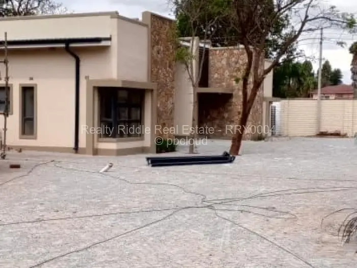 Townhouse/Cluster for Sale in Borrowdale, Harare