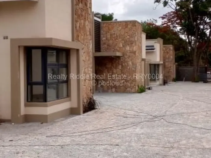 Townhouse/Cluster for Sale in Borrowdale, Harare