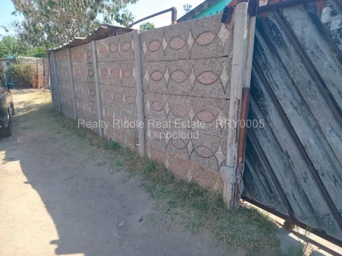 4 Bedroom House for Sale in Chitungwiza, Chitungwiza