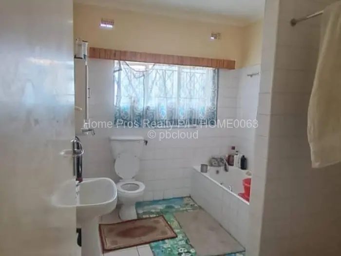 4 Bedroom House for Sale in Emerald Hill, Harare