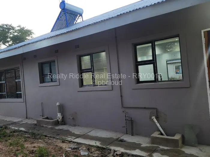Townhouse/Cluster for Sale in Waterfalls, Harare