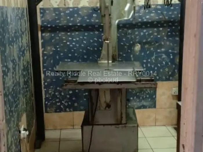 Retail/Shop for Sale in Chitungwiza, Chitungwiza