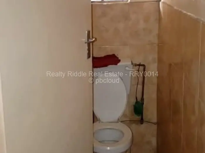 Retail/Shop for Sale in Chitungwiza, Chitungwiza