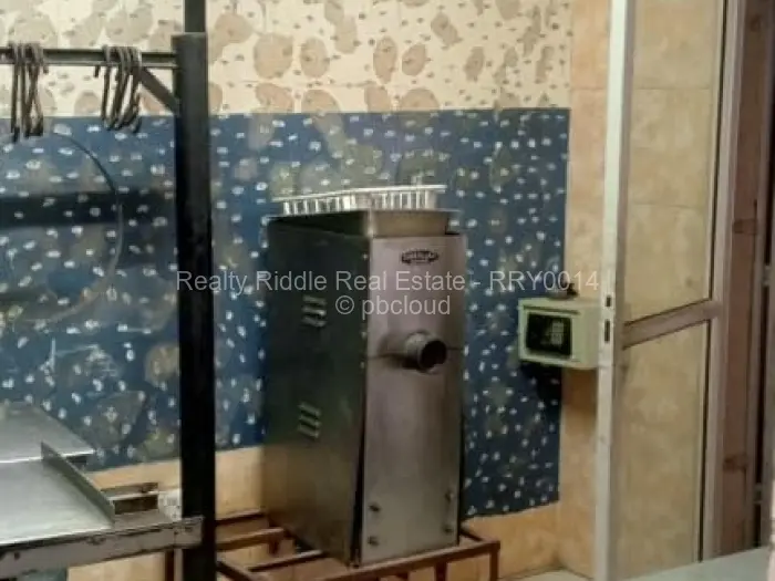 Retail/Shop for Sale in Chitungwiza, Chitungwiza