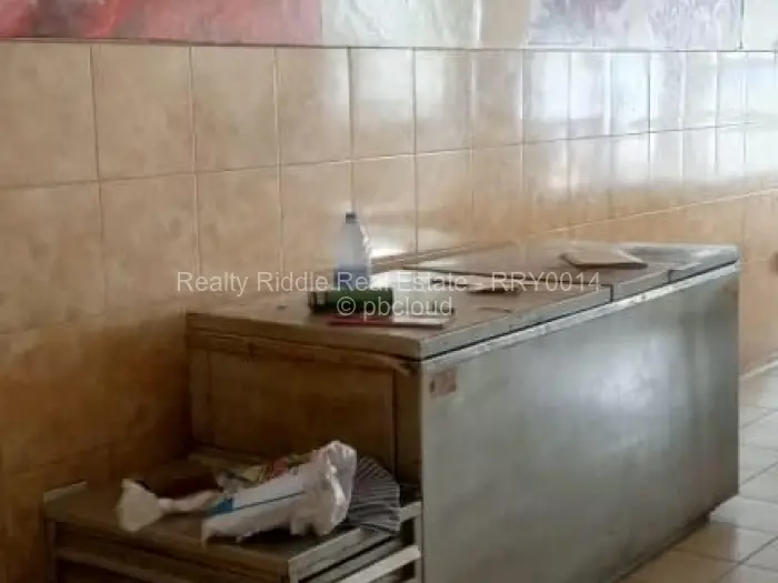 Retail/Shop for Sale in Chitungwiza, Chitungwiza