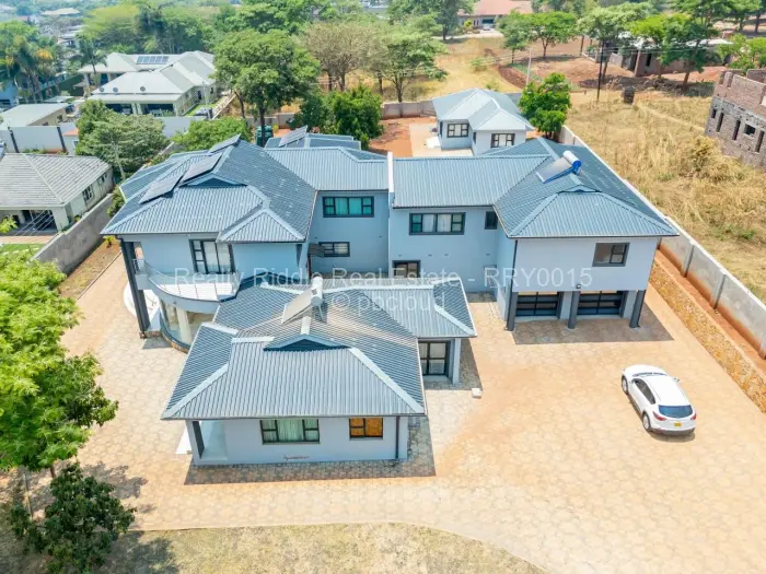 8 Bedroom House for Sale in Gletwin Park, Harare