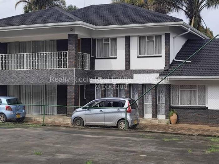 9 Bedroom House for Sale in Chisipite, Harare