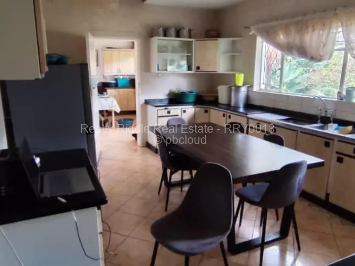9 Bedroom House for Sale in Chisipite, Harare