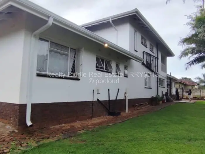 9 Bedroom House for Sale in Chisipite, Harare