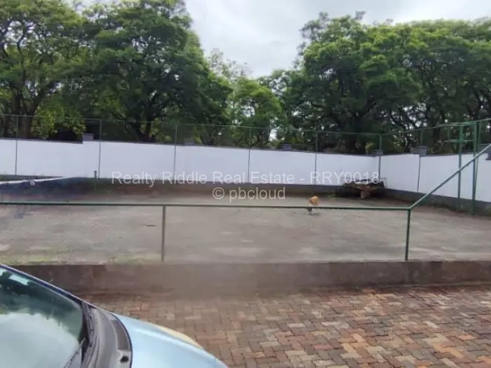 9 Bedroom House for Sale in Chisipite, Harare