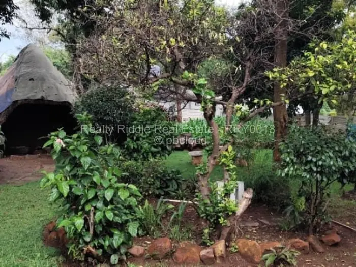 9 Bedroom House for Sale in Chisipite, Harare