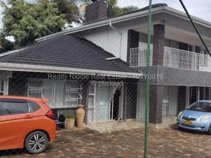 9 Bedroom House for Sale in Chisipite, Harare