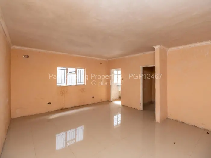 Townhouse/Cluster for Sale in Bluff Hill, Harare