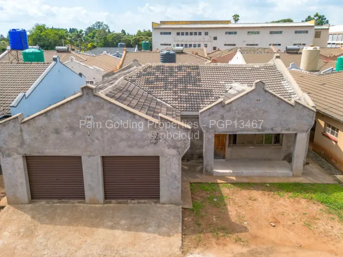 Townhouse/Cluster for Sale in Bluff Hill, Harare