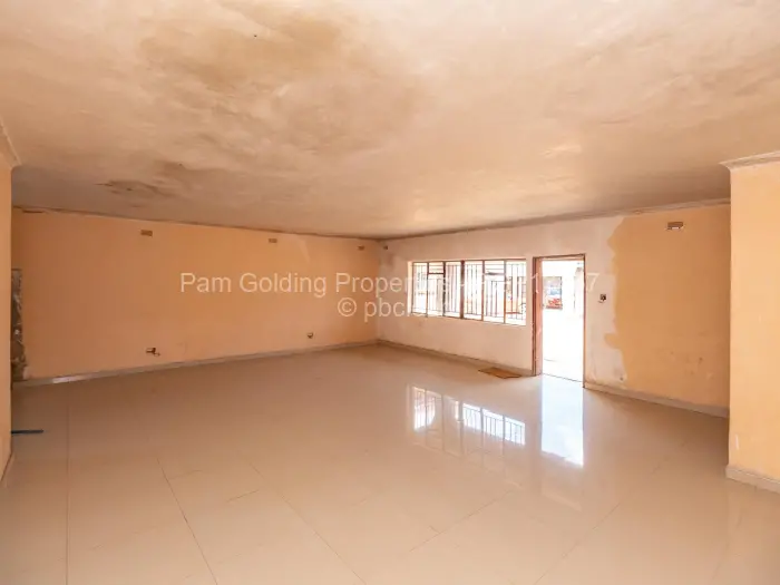 Townhouse/Cluster for Sale in Bluff Hill, Harare