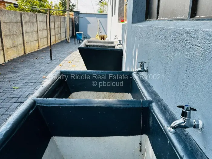 13 Bedroom House for Sale in Ridgeview, Harare