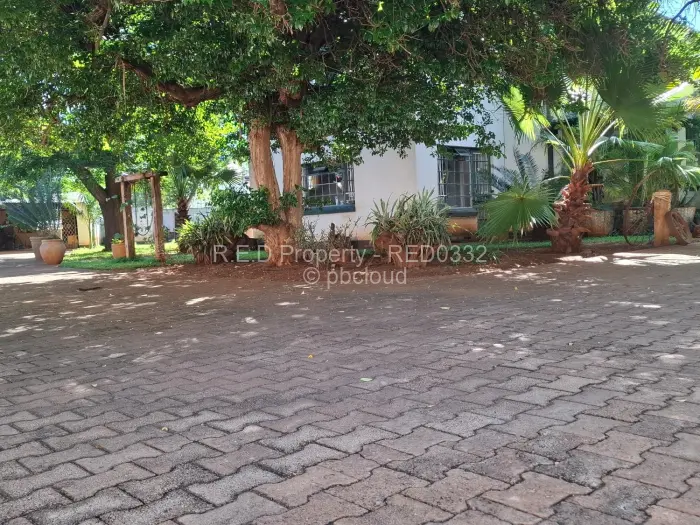 3 Bedroom House for Sale in Kumalo, Bulawayo