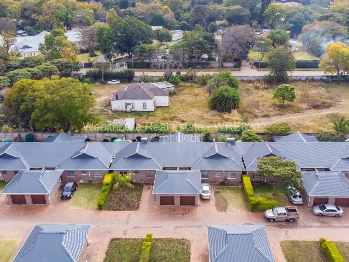Townhouse/Cluster to Rent in Newlands, Harare