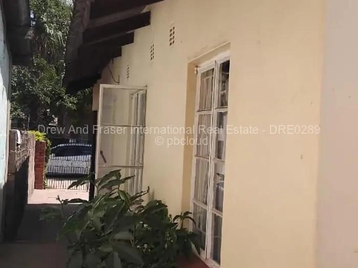 4 Bedroom House for Sale in Glen Norah, Harare