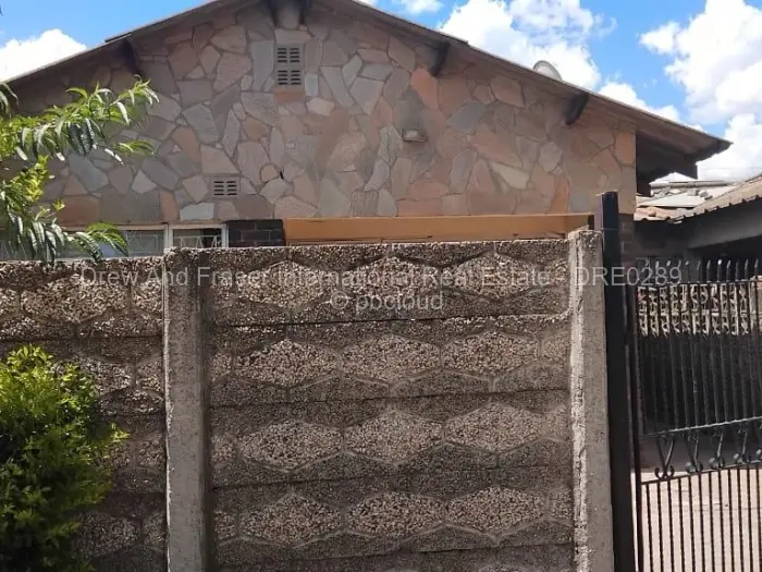 4 Bedroom House for Sale in Glen Norah, Harare