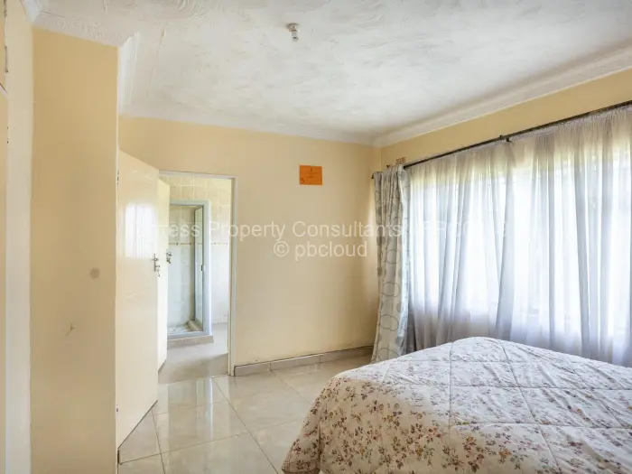 6 Bedroom House for Sale in Hogerty Hill, Harare