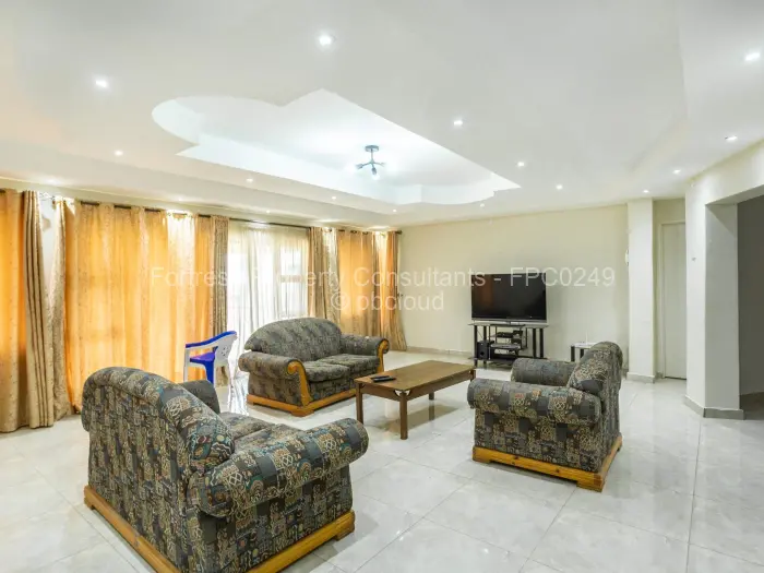 6 Bedroom House for Sale in Hogerty Hill, Harare