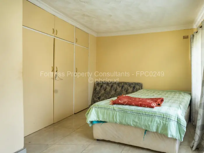 6 Bedroom House for Sale in Hogerty Hill, Harare